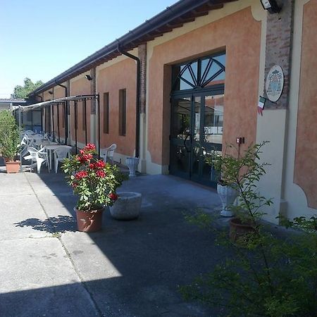 Le Magnolie Agriturismo Verolanuova Exterior foto